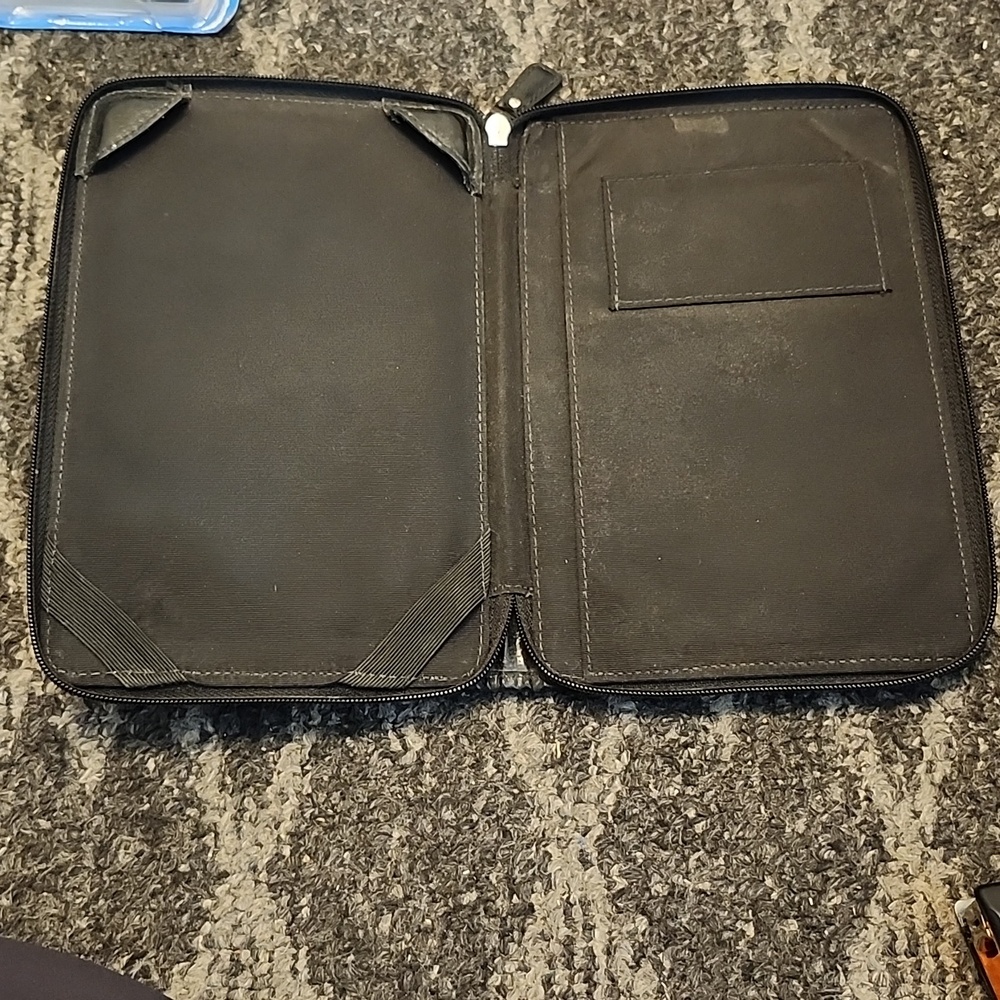 Coach case - Picture 2 of 6